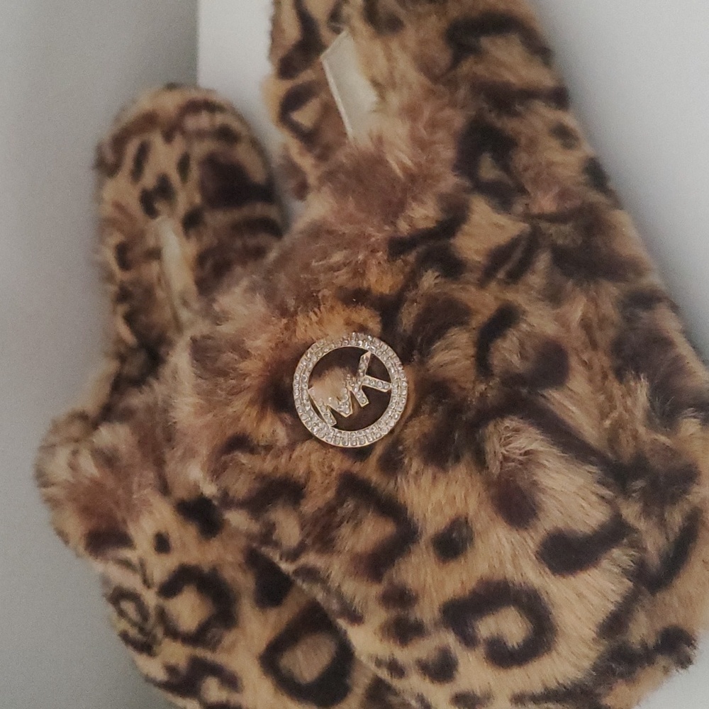 🎀 Michael Kors Slippers 🎀